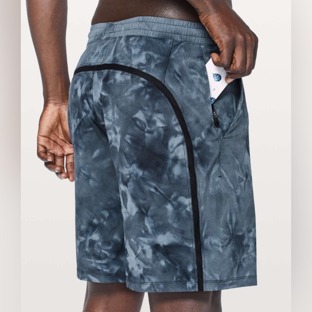 Men’s Lululemon Pace Breaker Grey/Black Training 9” Tie-Dye Design Shorts - XL